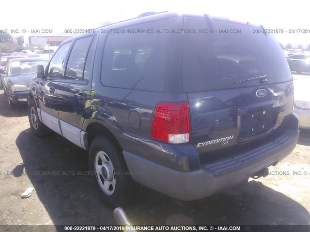 1FMRU15W13LC61800 - 2003 FORD EXPEDITION XLT BLUE photo 3