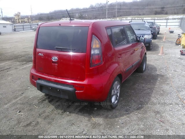 KNDJT2A20B7212608 - 2011 KIA SOUL +/!/SPORT RED photo 4