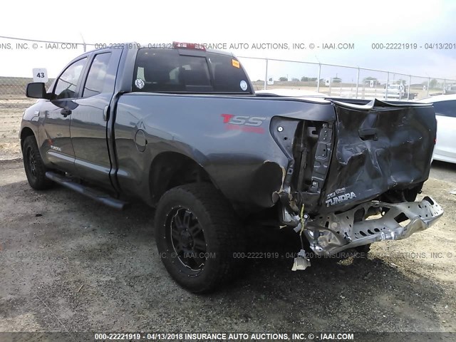 5TFRY5F17DX140413 - 2013 TOYOTA TUNDRA DOUBLE CAB SR5 GRAY photo 3
