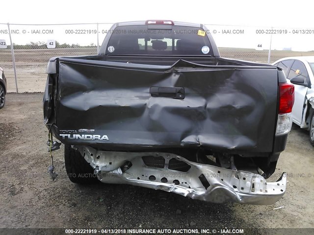 5TFRY5F17DX140413 - 2013 TOYOTA TUNDRA DOUBLE CAB SR5 GRAY photo 6