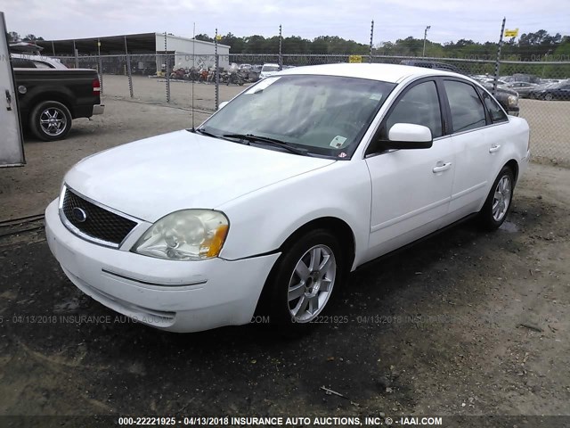 1FAHP23135G102217 - 2005 FORD FIVE HUNDRED SE WHITE photo 2