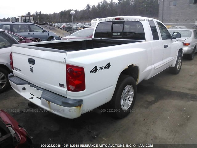 1D7HW42N15S102555 - 2005 DODGE DAKOTA SLT WHITE photo 4