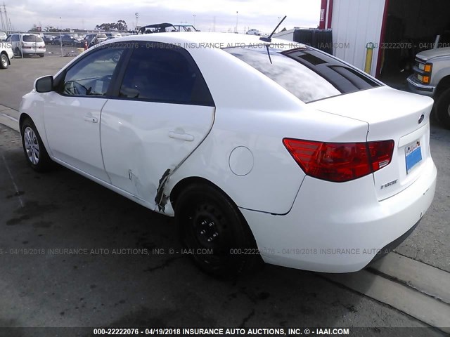 KNAFT4A22C5485240 - 2012 KIA FORTE LX WHITE photo 3