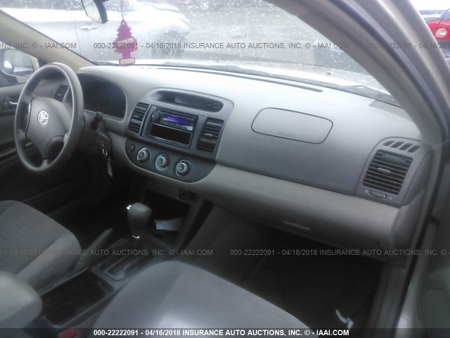 4T1BE32K85U058671 - 2005 TOYOTA CAMRY LE/XLE/SE 金色 照片 5