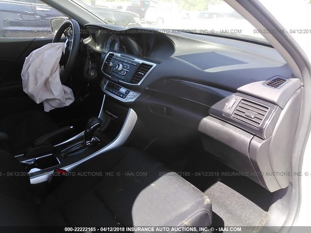 1HGCR2F5XEA274648 - 2014 HONDA ACCORD SPORT WHITE photo 5