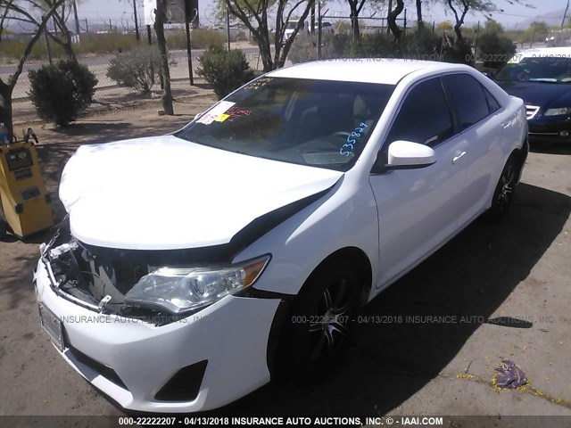4T1BF1FK2CU535829 - 2012 TOYOTA CAMRY SE/LE/XLE Белый фото 2
