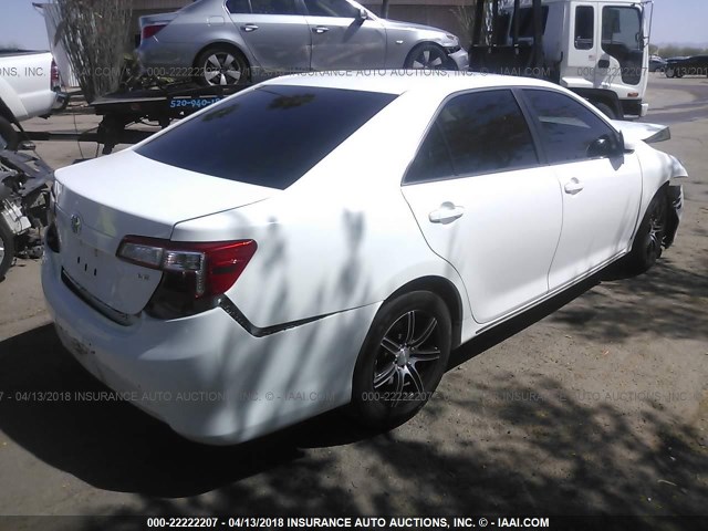 4T1BF1FK2CU535829 - 2012 TOYOTA CAMRY SE/LE/XLE Белый фото 4