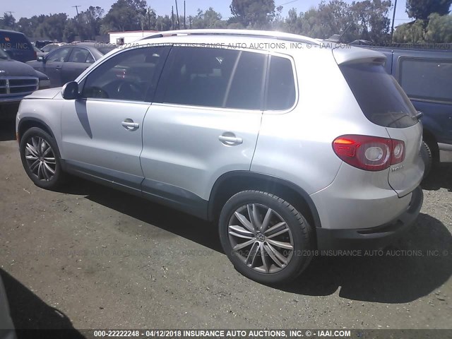 WVGAV7AX3AW502876 - 2010 VOLKSWAGEN TIGUAN S/SE/SEL SILVER photo 3