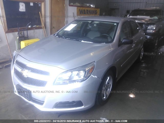 1G11B5SA0DF212829 - 2013 CHEVROLET MALIBU LS 银色 照片 2