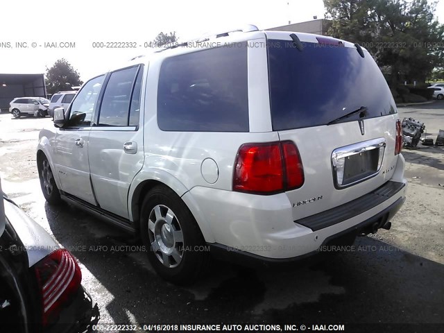 5LMFU27526LJ19602 - 2006 LINCOLN NAVIGATOR WHITE photo 3
