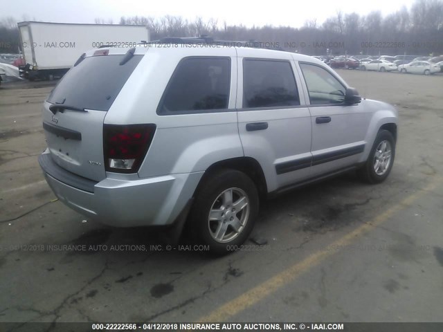 1J4GR48K25C601444 - 2005 JEEP GRAND CHEROKEE LAREDO/COLUMBIA/FREEDOM SILVER photo 4