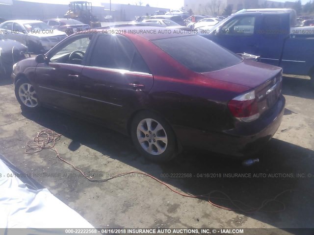4T1BF32K25U109644 - 2005 TOYOTA CAMRY LE/XLE/SE RED photo 3