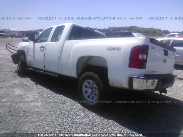 1GCRKPE72DZ148197 - 2013 CHEVROLET SILVERADO K1500 WHITE photo 3