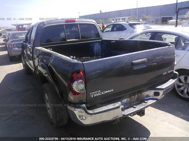 3TMMU4FN5DM060374 - 2013 TOYOTA TACOMA DOUBLE CAB LONG BED GRAY photo 3