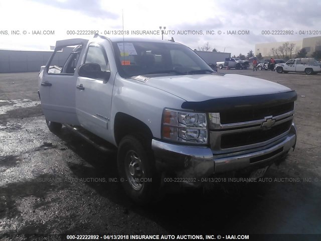 1GCHK23K67F558416 - 2007 CHEVROLET SILVERADO K2500 HEAVY DUTY WHITE photo 1