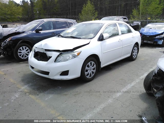 1NXBU4EEXAZ258539 - 2010 TOYOTA COROLLA S/LE/XLE WHITE photo 2