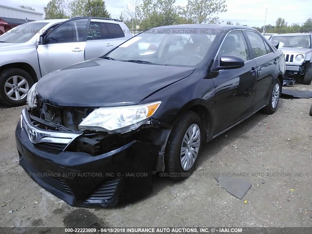 4T1BF1FK6DU284833 - 2013 TOYOTA CAMRY L/SE/LE/XLE 黑色 照片 2
