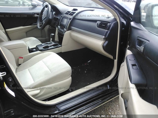 4T1BF1FK6DU284833 - 2013 TOYOTA CAMRY L/SE/LE/XLE 黑色 照片 5
