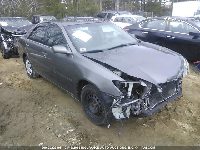 4T1BE32K05U569534 - 2005 TOYOTA CAMRY LE/XLE/SE ნაცრისფერი ფოტო 1