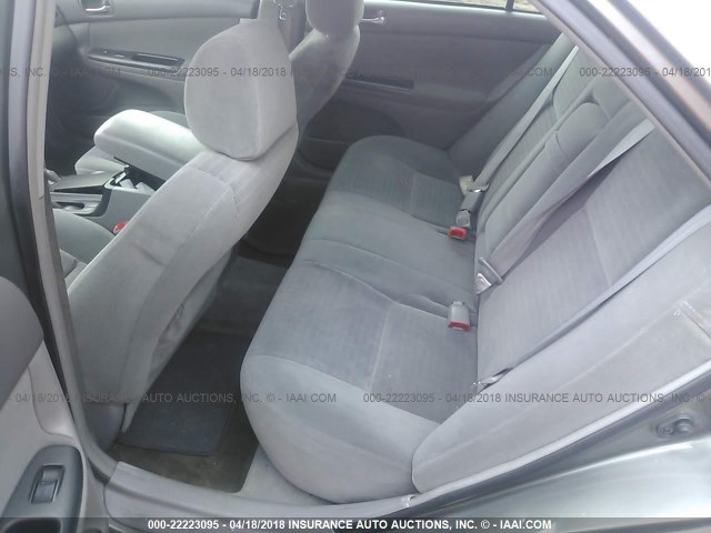 4T1BE32K05U569534 - 2005 TOYOTA CAMRY LE/XLE/SE ნაცრისფერი ფოტო 8