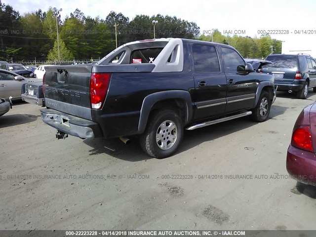 3GNEC12Z65G242784 - 2005 CHEVROLET AVALANCHE C1500 GRAY photo 4