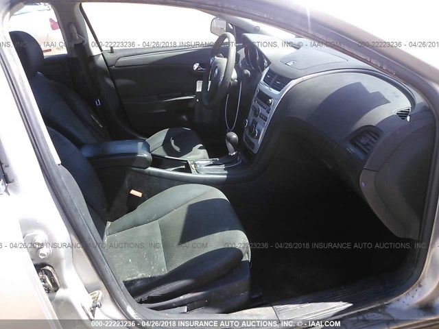 1G1ZC5EB8AF304514 - 2010 CHEVROLET MALIBU 1LT SILVER photo 5