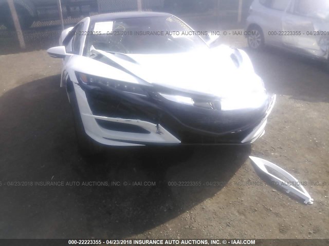 19UNC1B05HY000770 - 2017 ACURA NSX WHITE photo 6