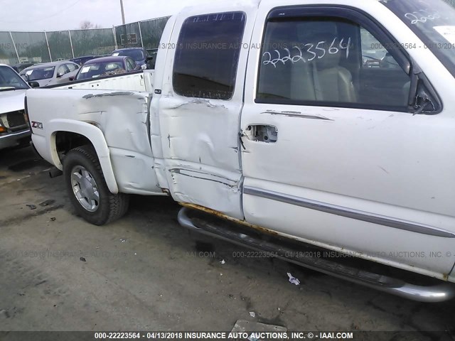 2GTEK19TX41208285 - 2004 GMC NEW SIERRA K1500 WHITE photo 6