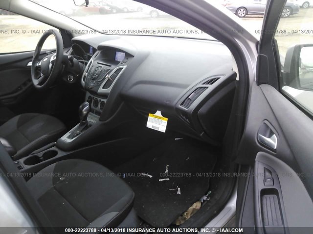 1FADP3F28DL265282 - 2013 FORD FOCUS SE SILVER photo 5