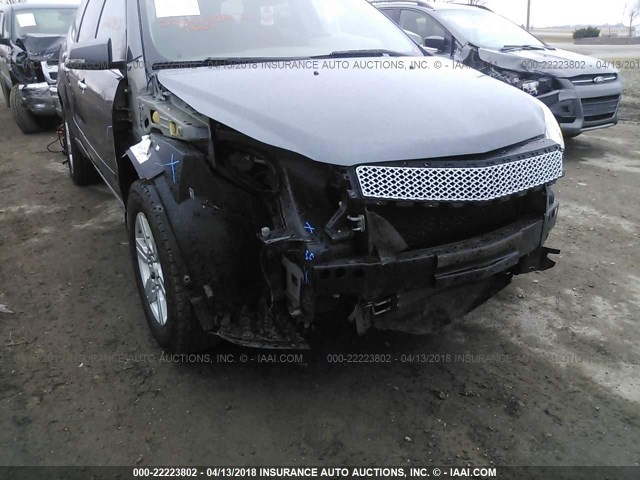 1GNLVFED4AJ266816 - 2010 CHEVROLET TRAVERSE LT GRAY photo 6