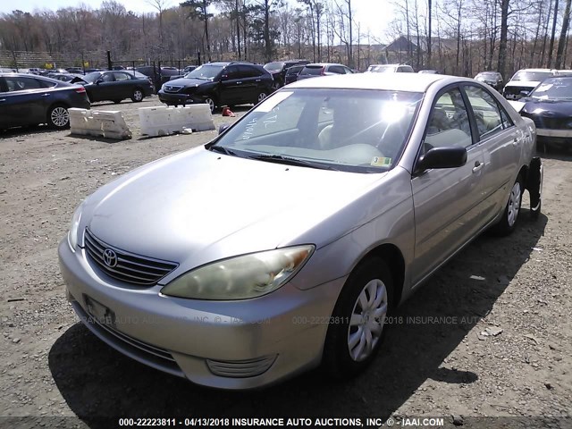 JTDBE32K463055116 - 2006 TOYOTA CAMRY LE/XLE GOLD photo 2