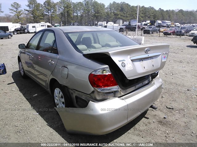 JTDBE32K463055116 - 2006 TOYOTA CAMRY LE/XLE GOLD photo 3