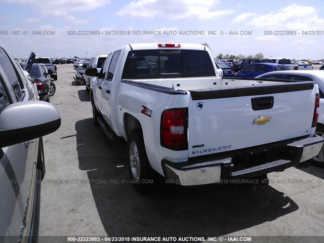 3GCPCSE00BG397556 - 2011 CHEVROLET SILVERADO C1500 LT WHITE photo 3