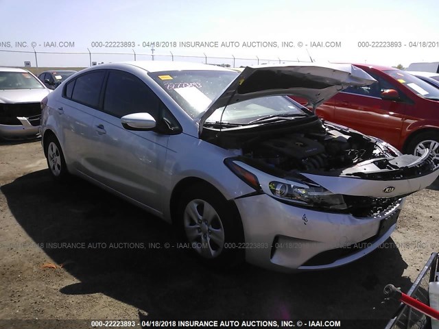 3KPFL4A79HE041900 - 2017 KIA FORTE LX/S SILVER photo 1