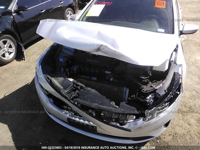 3KPFL4A79HE041900 - 2017 KIA FORTE LX/S SILVER photo 6