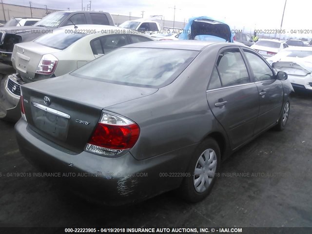 4T1BE32KX5U545788 - 2005 TOYOTA CAMRY LE/XLE/SE ნაცრისფერი ფოტო 4
