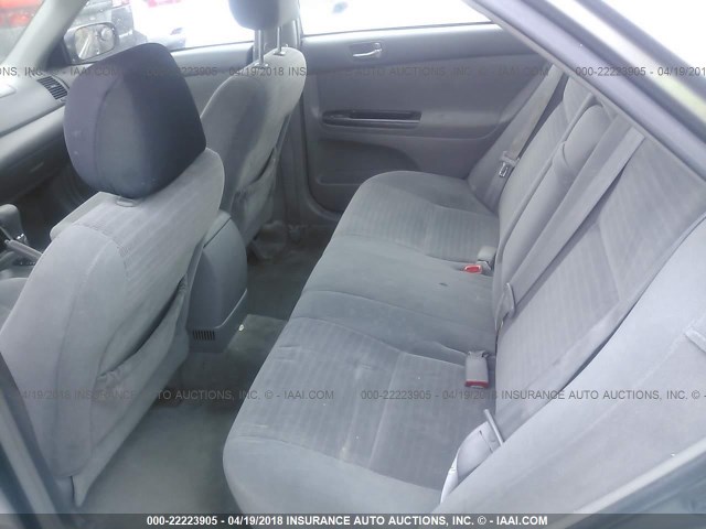 4T1BE32KX5U545788 - 2005 TOYOTA CAMRY LE/XLE/SE ნაცრისფერი ფოტო 8