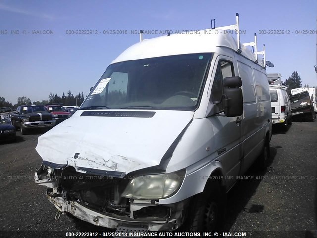 WD2YD642435544495 - 2003 SPRINTER 2500 SPRINTER  WHITE photo 2