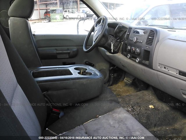 1GCEC14X97Z636075 - 2007 CHEVROLET SILVERADO C1500 CLASSIC GRAY photo 5