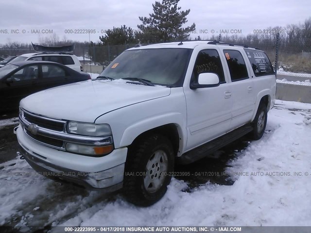 1GNFK16Z24J271892 - 2004 CHEVROLET SUBURBAN K1500 WHITE photo 2