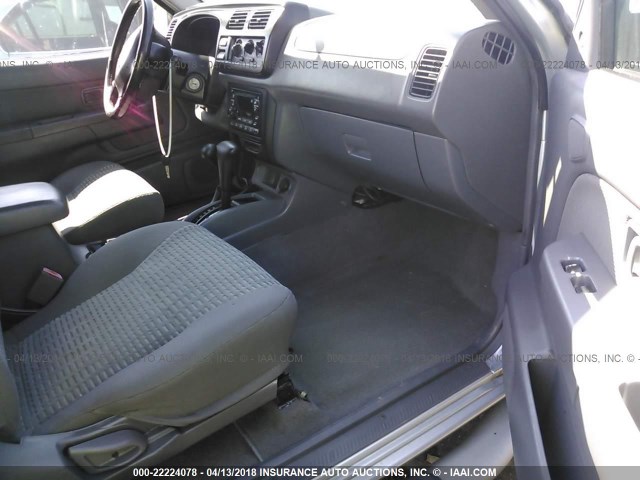 5N1ED28Y8YC542730 - 2000 NISSAN XTERRA XE/SE SILVER photo 5