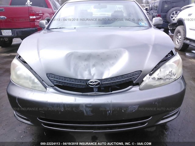 JTDBE32K820110274 - 2002 TOYOTA CAMRY LE/XLE/SE GRAY photo 6
