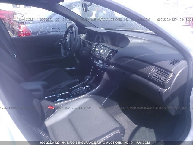 1HGCR2F50GA235327 - 2016 HONDA ACCORD SPORT 白色 照片 5