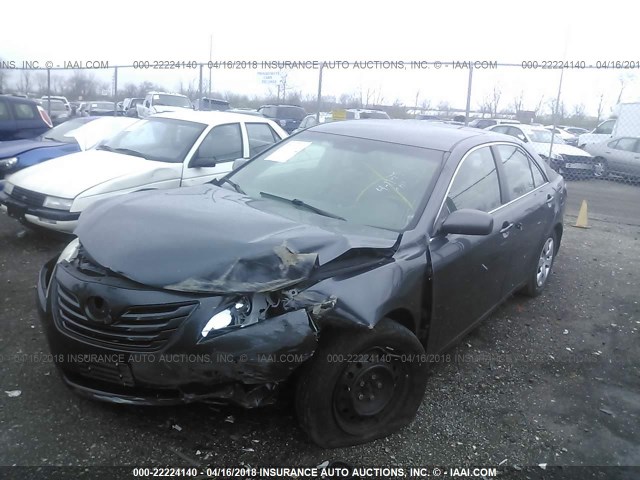 4T1BK46K57U043881 - 2007 TOYOTA CAMRY NEW GENERAT LE/XLE/SE GRAY photo 2