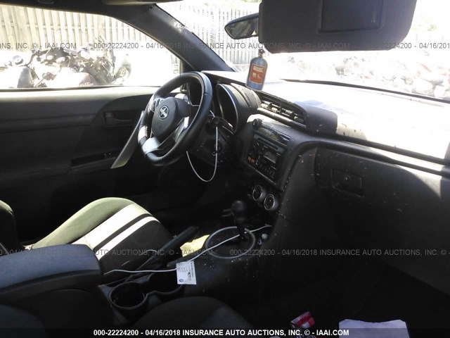 JTKJF5C78D3063921 - 2013 TOYOTA SCION TC 灰色 照片 5