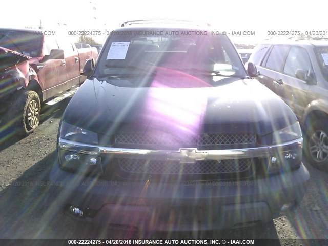 3GNEC13TX2G203654 - 2002 CHEVROLET AVALANCHE C1500 BLACK photo 6