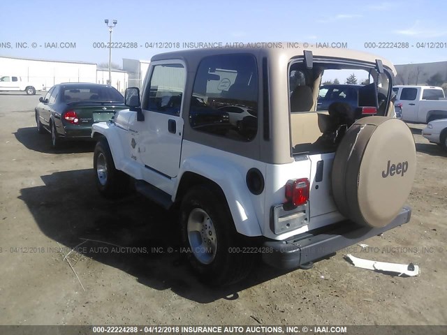 1J4FA59S71P310433 - 2001 JEEP WRANGLER / TJ SAHARA WHITE photo 3