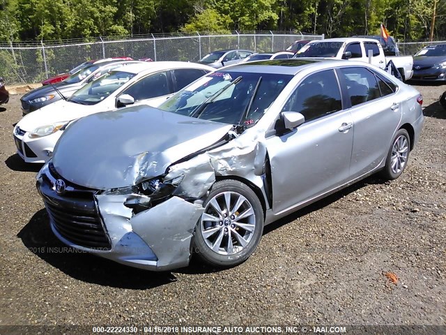 4T1BF1FK9HU617466 - 2017 TOYOTA CAMRY LE/XLE/SE/XSE SILVER photo 2