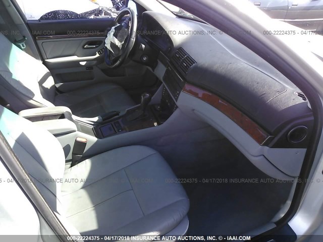 WBADT63481CF12695 - 2001 BMW 530 I AUTOMATIC SILVER photo 5