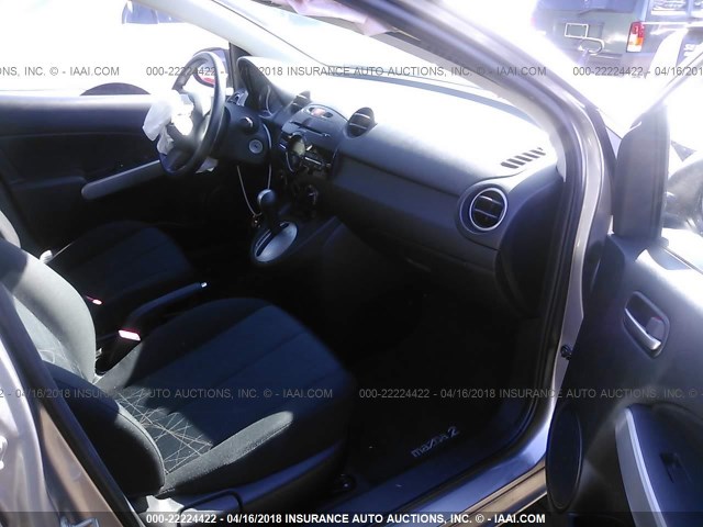 JM1DE1KY1C0137674 - 2012 MAZDA MAZDA2 SILVER photo 5